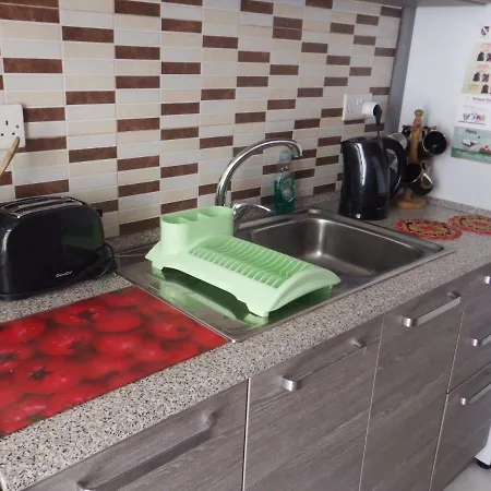 Carmen Flat - Rue D' Argens Guest house